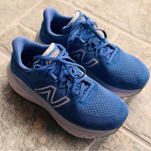 New‎ Balance Women's Fresh Foam More V3 Running Shoes 8 - Picture 3 of 5